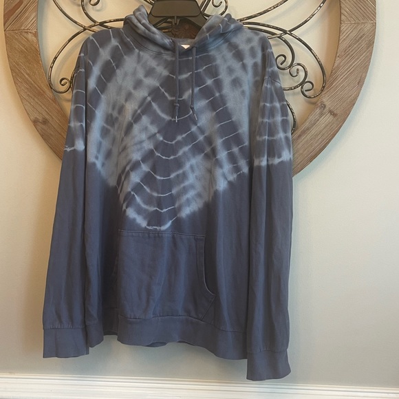 Old Navy Hoodie w/ Kangaroo Pocket - Picture 1 of 4